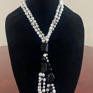 NWOT CHICOS FRESHWATER PEARL LARIAT NECKLACE.